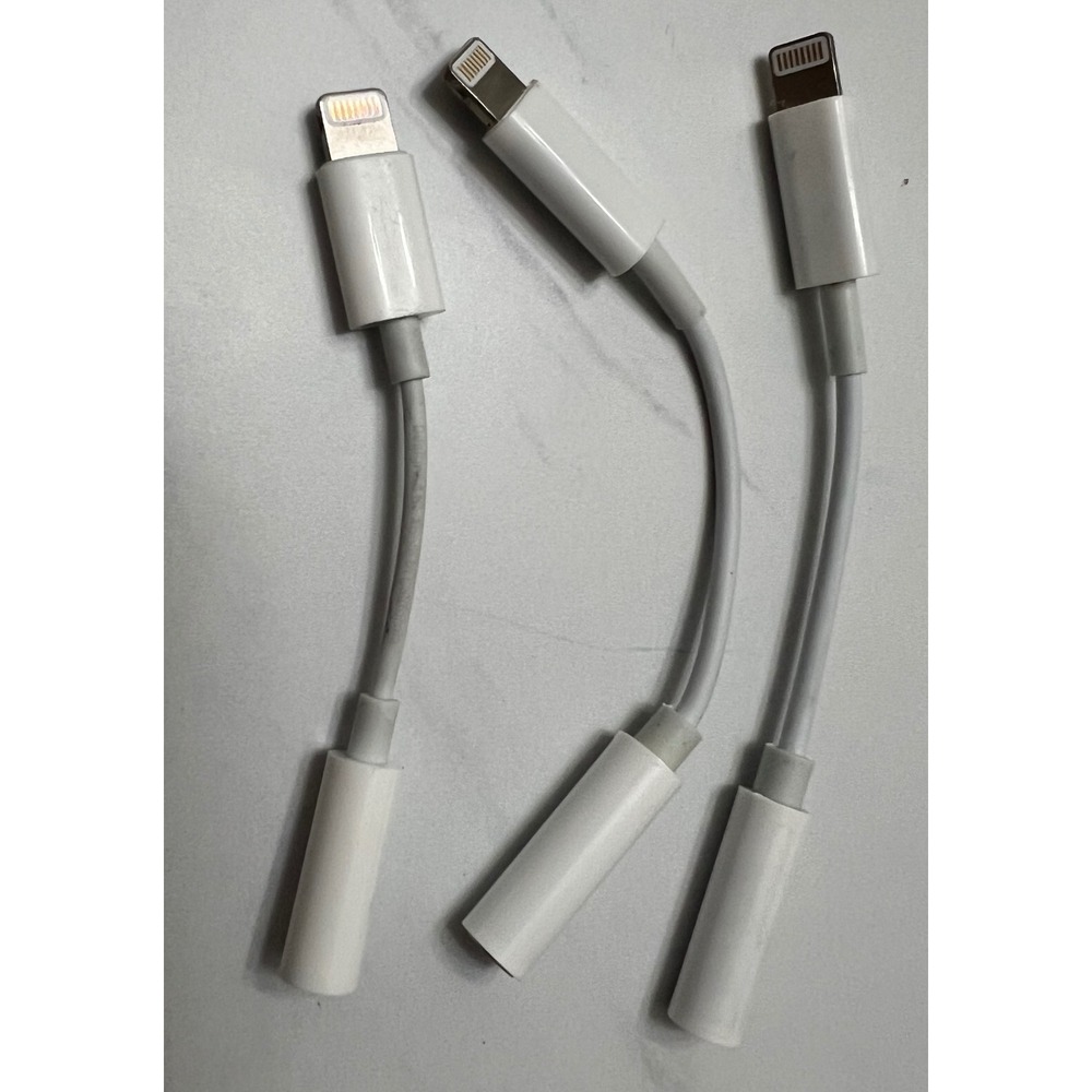 Apple Lightning to 3.5mm Headphone Jack Adapter A1749 Lot of 3 White Dongles